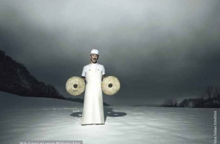 Willi schmid et deux meules de Mühlistein