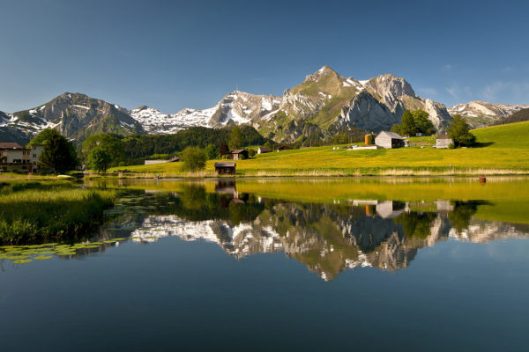 Le Schwendisee au-dessus d'Unterwasser dans le Toggenburg