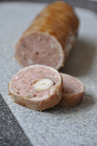 Le saucisson de lapereau aux noisettes, pour un apéro sympa...