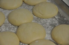 Détailler en boules de 80grammes