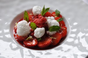 La petite soupe de fraises au yogourt et citron vert