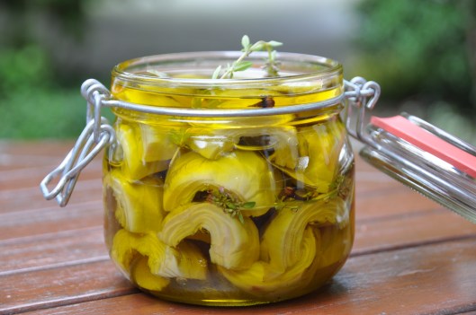 Les artichauts violets à l'huile d'olive