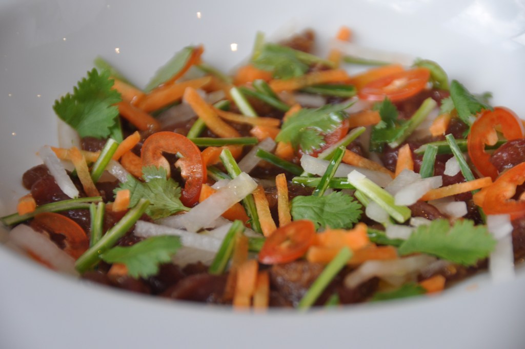 Toute la garniture se dresse crue