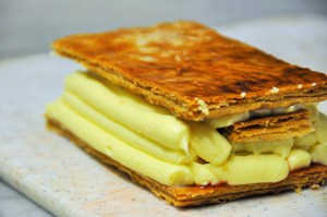 Recouvrir avec la dernière plaque de feuilletage.